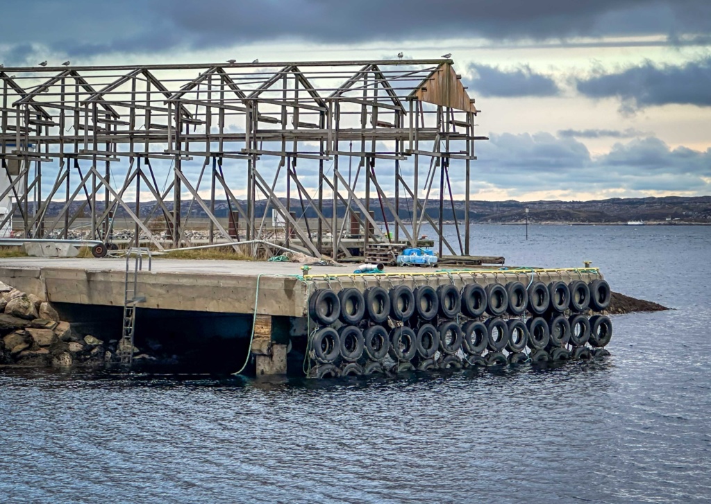 Overtar ansvaret for tre av kaiene ved Hitra kommune